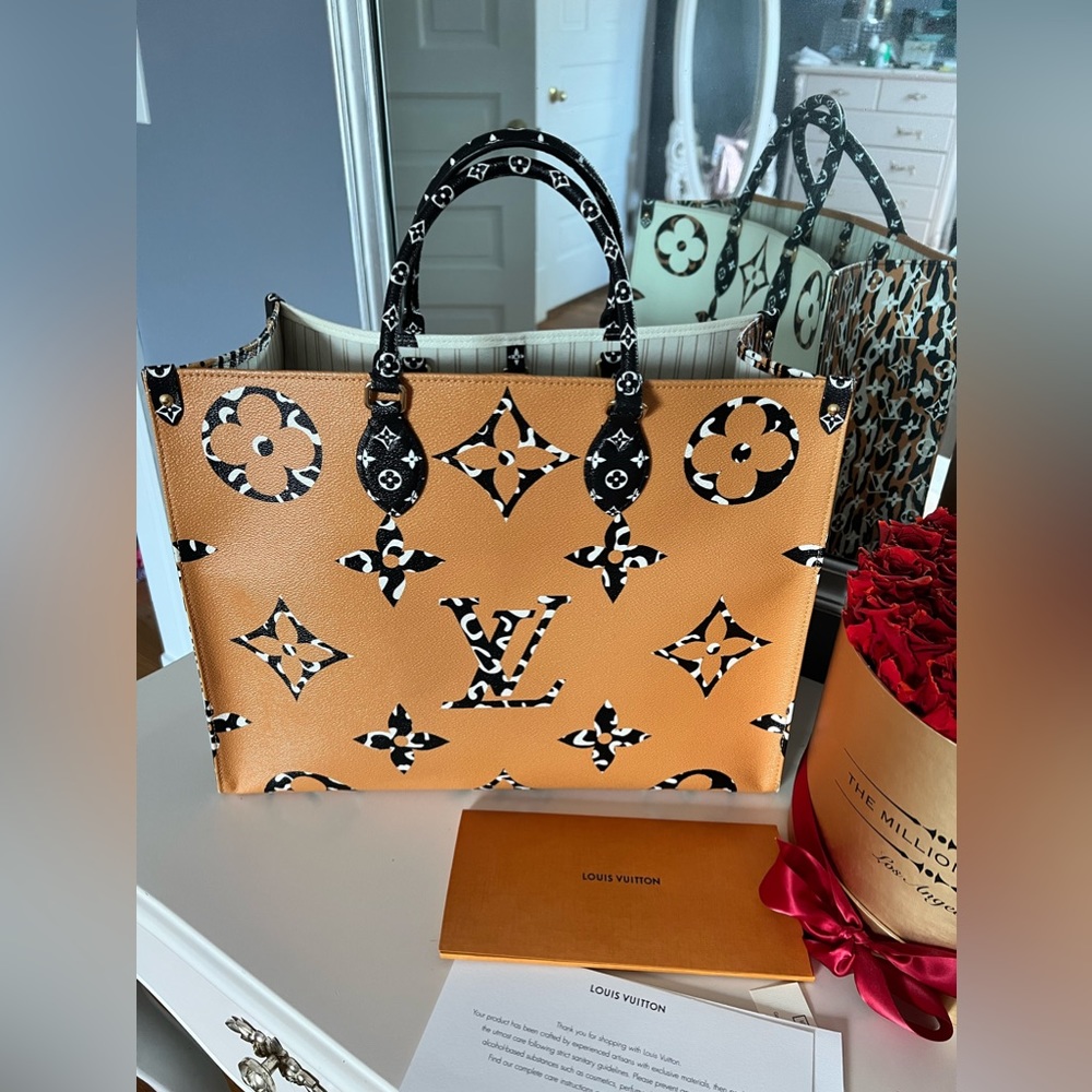 Authentic Louis Vuitton Monogram Giant Jungle Ivory Caramel GM tote bag